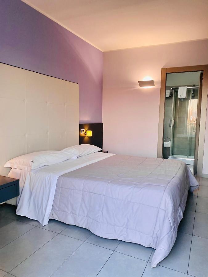 Victoria Hotel Pomigliano d'Arco Exterior foto